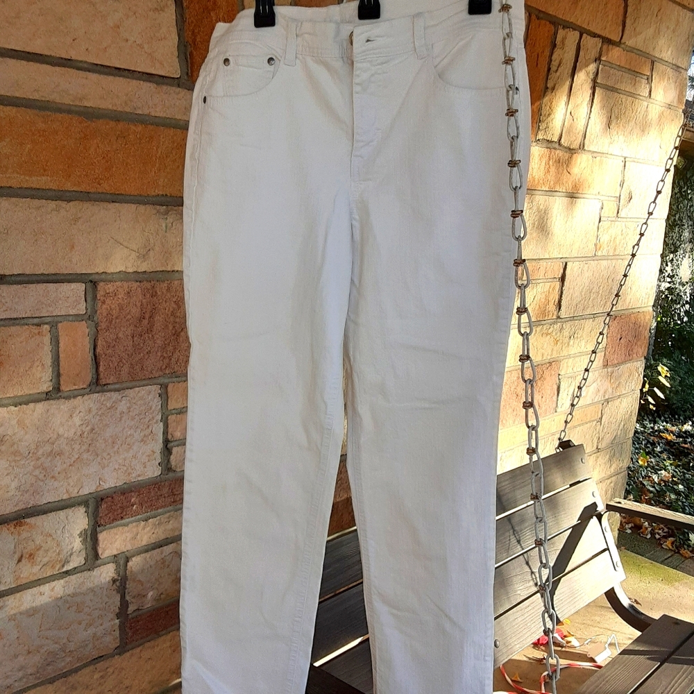 GC Size 16 White Stretch Jean's Charter Club